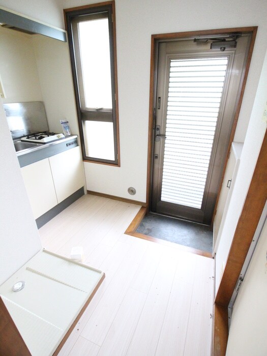 物件内観写真15　(洗濯機置場)