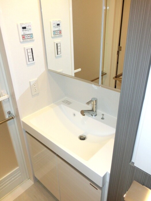 物件内観写真11　(洗面)