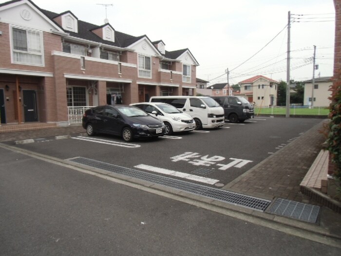 物件外観写真3　(駐車場)