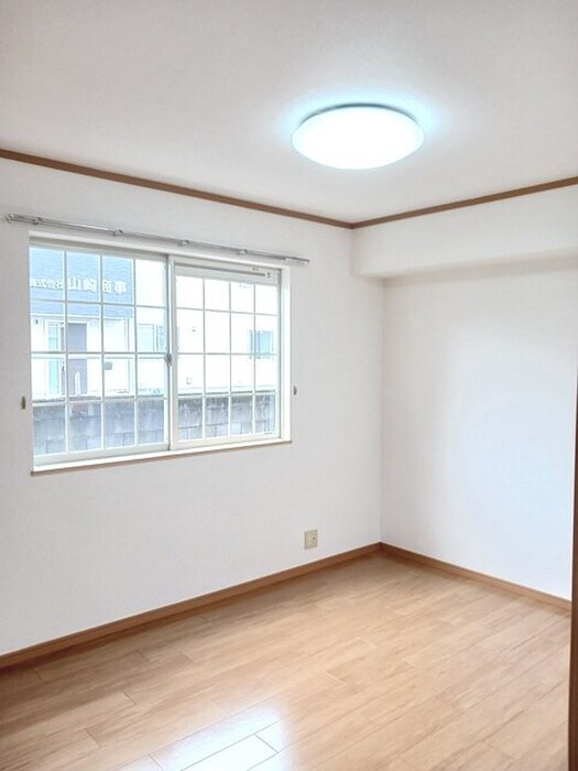 物件内観写真9　(居室)