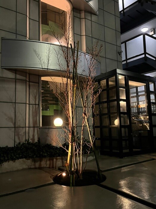 物件外観写真3　(エントランス部分)