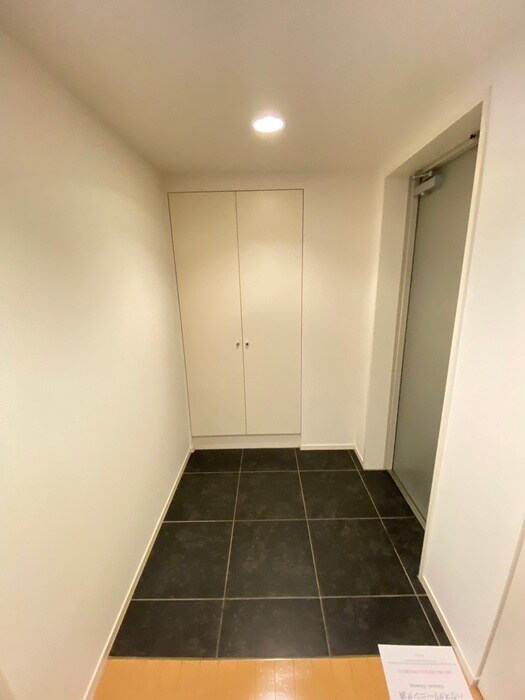 物件内観写真15　(玄関)