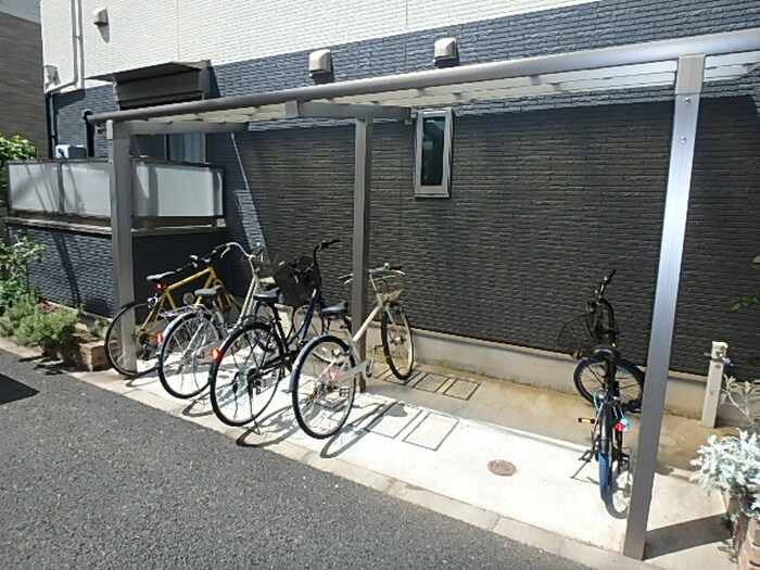 物件外観写真4　(駐輪場)