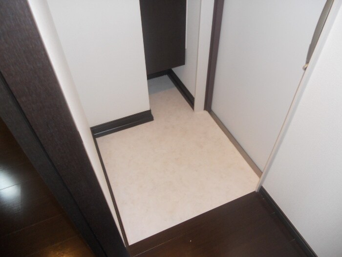 物件内観写真16　(玄関)