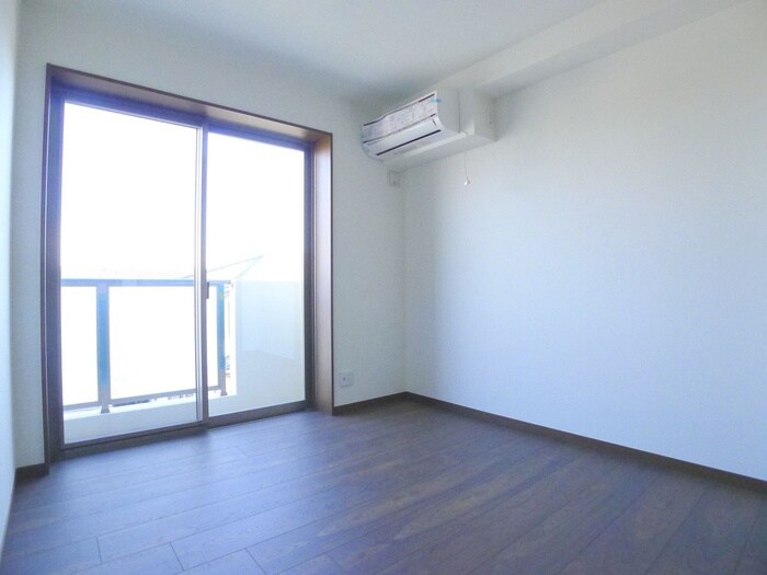 物件内観写真7　(室内からの展望)