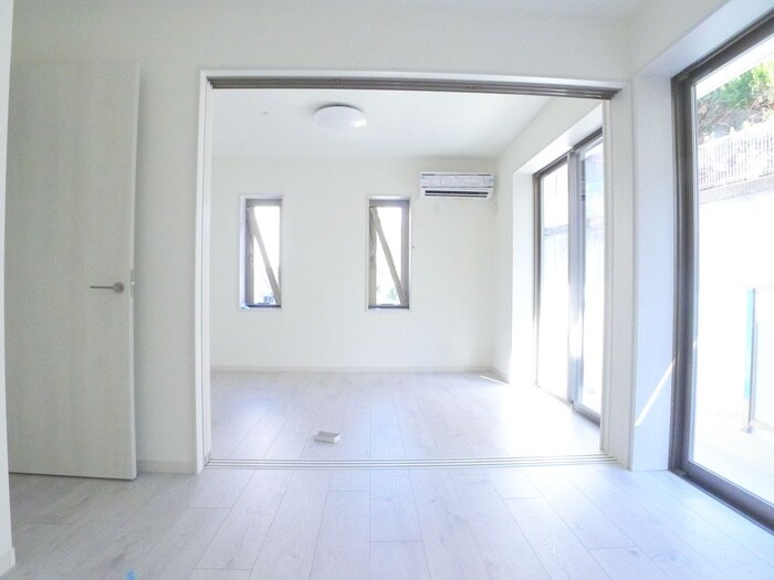 物件内観写真10　(居室)