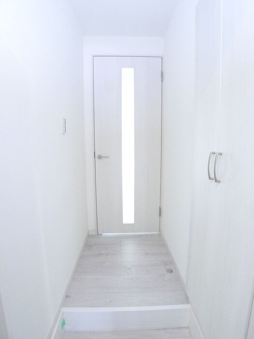 物件内観写真16　(玄関)