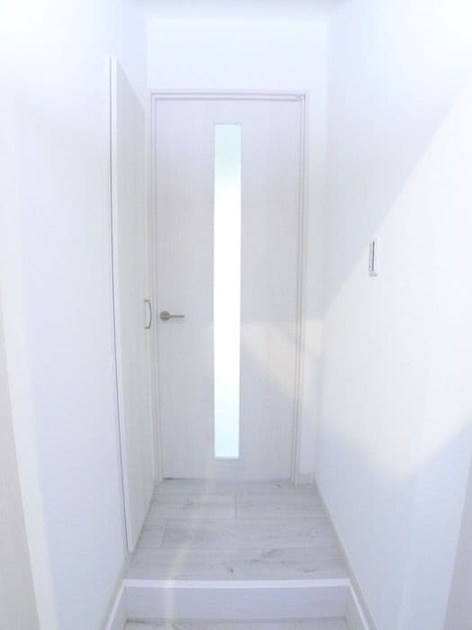 物件内観写真16　(玄関)
