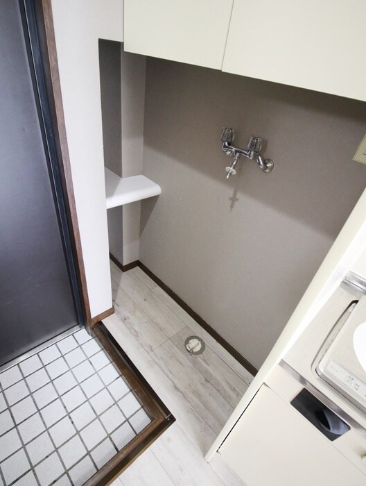 物件内観写真12　(洗濯機置場)