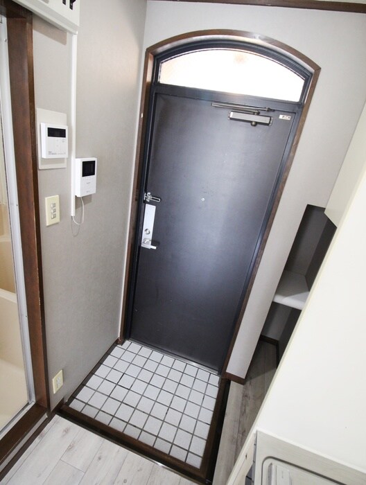 物件内観写真14　(玄関)