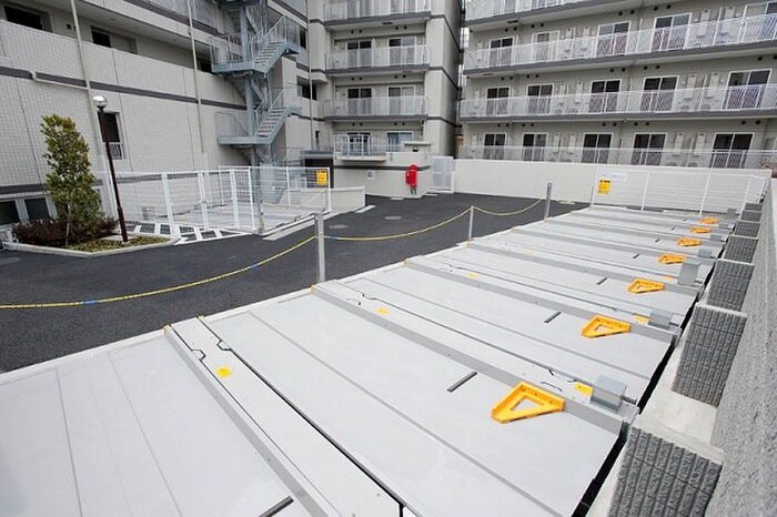 物件外観写真6　(駐車場)