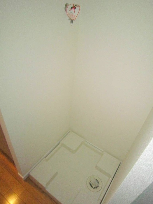 物件内観写真14　(洗濯機置場)