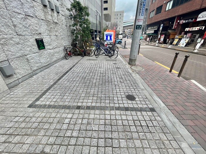 物件外観写真4　(駐車場)