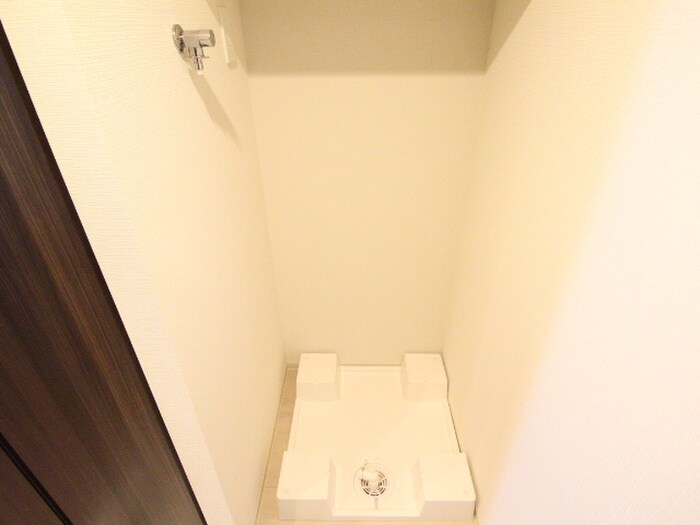 物件内観写真13　(洗濯機置場)