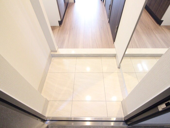 物件内観写真15　(玄関)