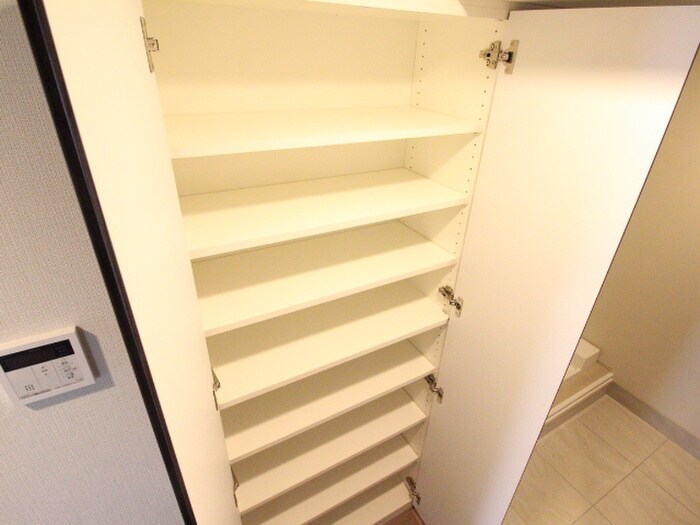 物件内観写真18　(収納)