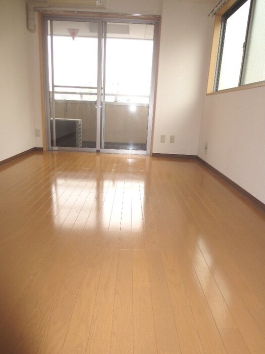 物件内観写真4　(居室)