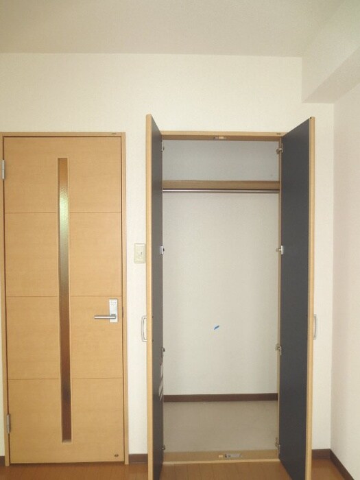 物件内観写真12　(収納)