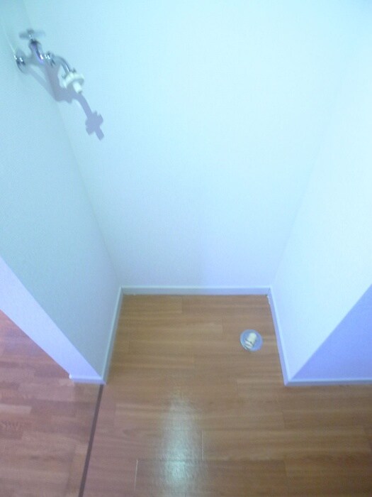 物件内観写真13　(洗濯機置場)