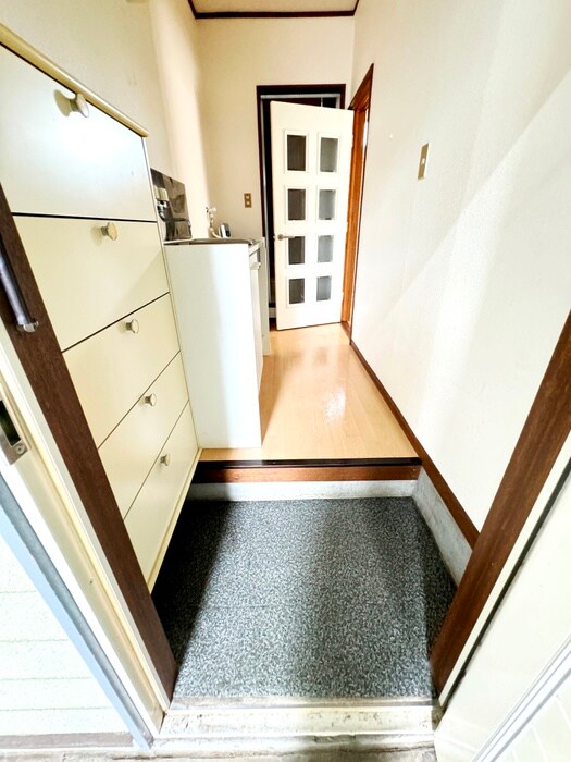 物件内観写真14　(玄関)