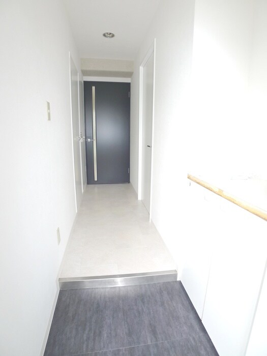 物件内観写真6　(玄関)