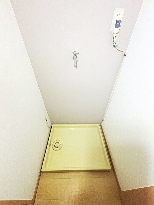 物件内観写真15　(洗濯機置場)