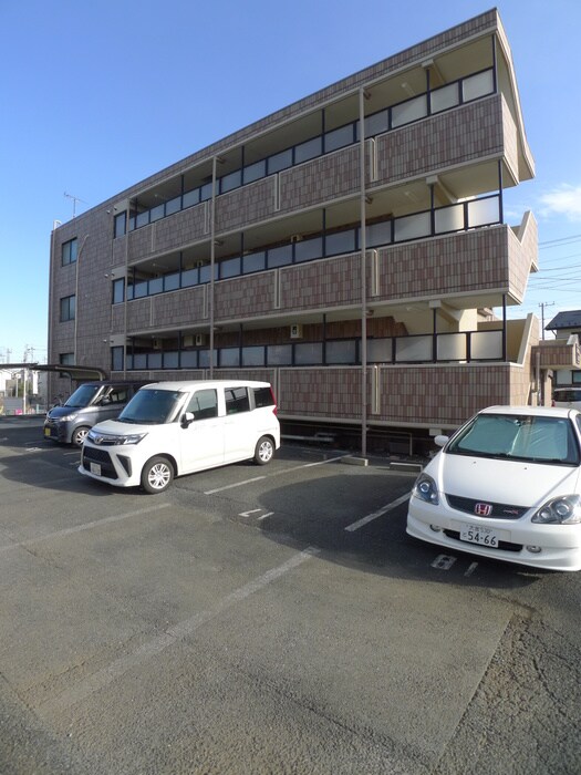 物件外観写真3　(駐車場)