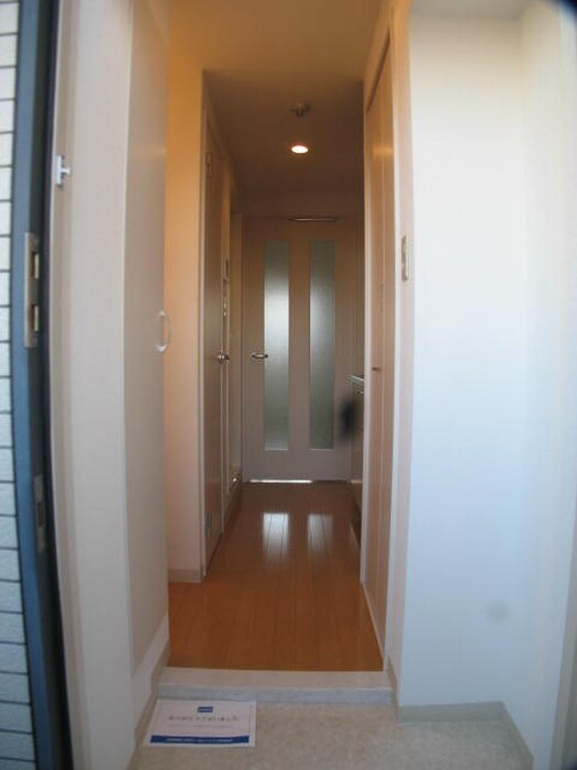 物件内観写真13　(玄関)