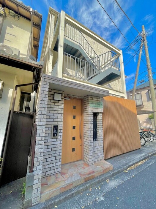 物件外観写真2　(エントランス部分)