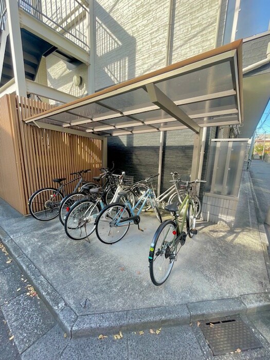 物件外観写真3　(駐輪場)