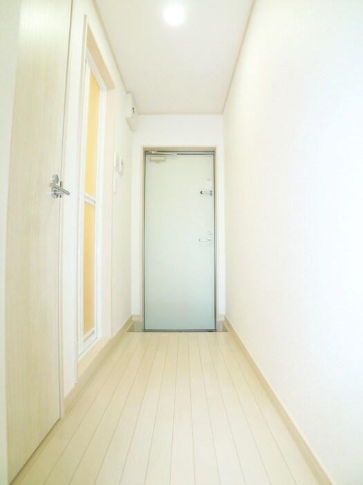物件内観写真17　(廊下)