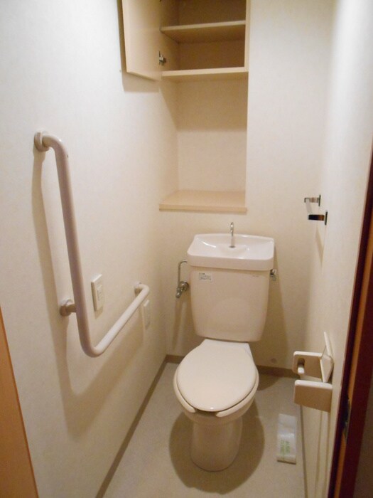 物件内観写真12　(トイレ)