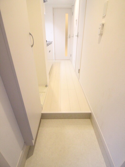 物件内観写真7　(玄関)