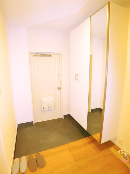 物件内観写真7　(玄関)