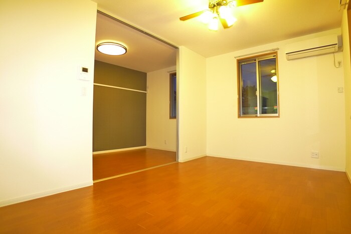 物件内観写真7　(居室)