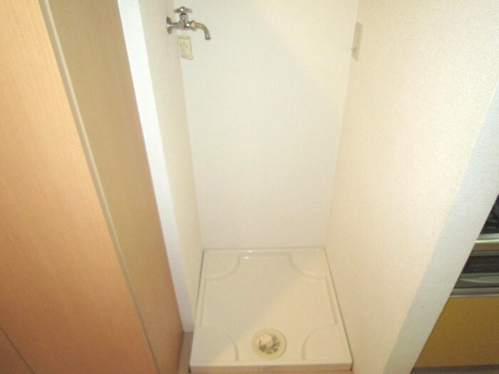 物件内観写真11　(洗濯機置場)