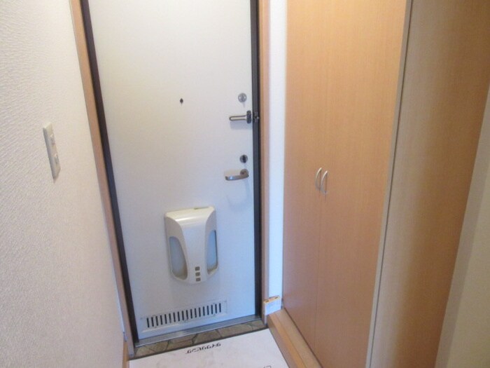 物件内観写真13　(玄関)
