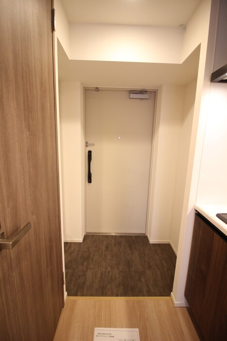 物件内観写真8　(玄関)