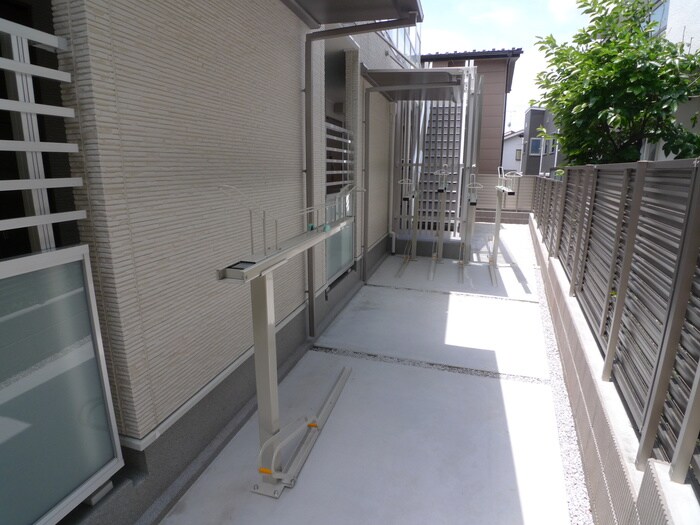 物件外観写真3　(駐輪場)