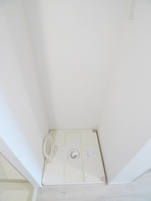 物件内観写真12　(洗濯機置場)