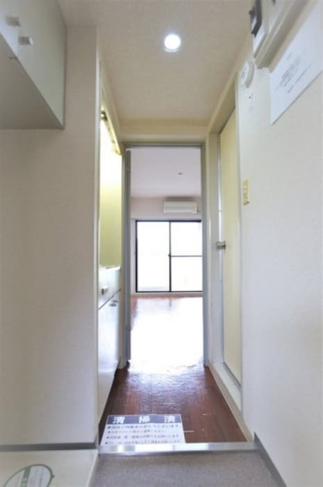 物件内観写真10　(玄関)