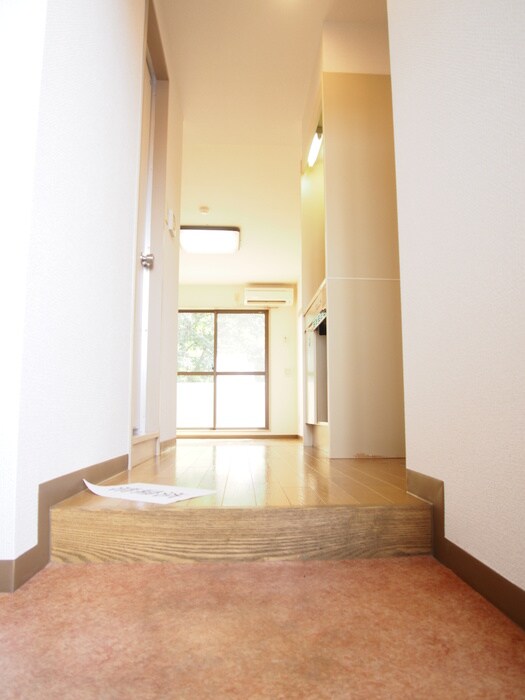 物件内観写真7　(玄関)