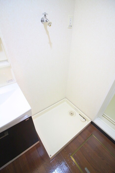 物件内観写真13　(洗濯機置場)