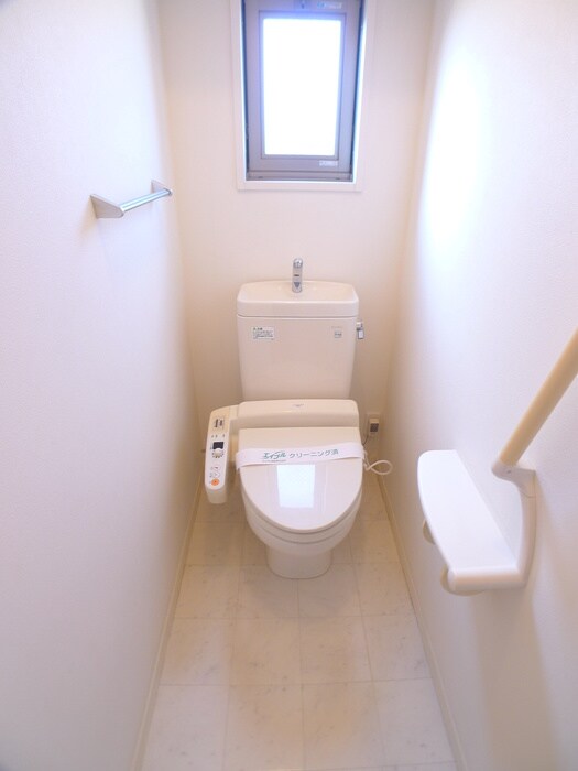 物件内観写真9　(トイレ)