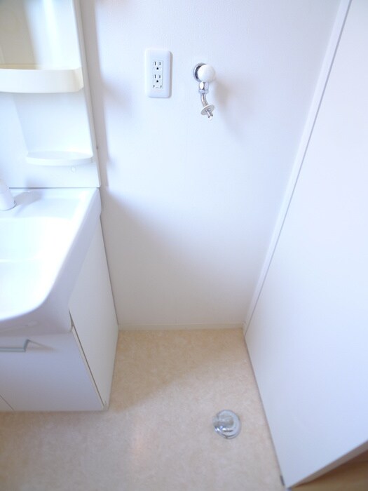 物件内観写真10　(洗濯機置場)
