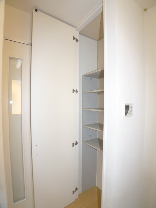 物件内観写真18　(収納)