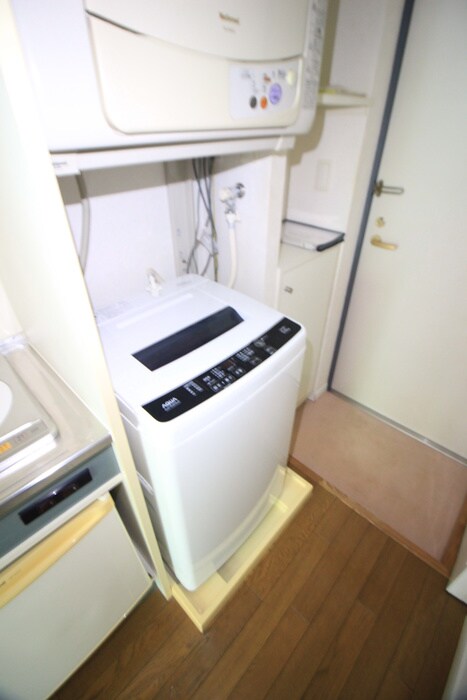 物件内観写真16　(洗濯機置場)