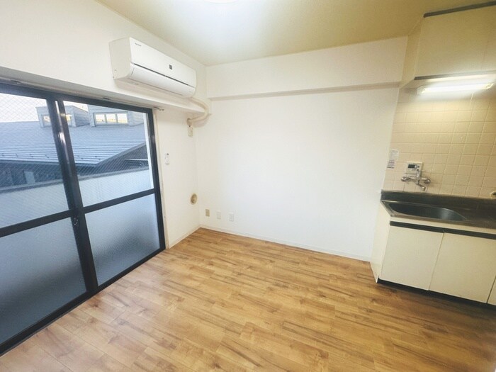 物件内観写真8　(居室)