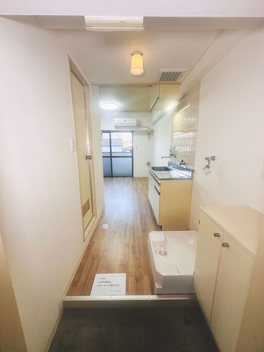 物件内観写真11　(玄関)