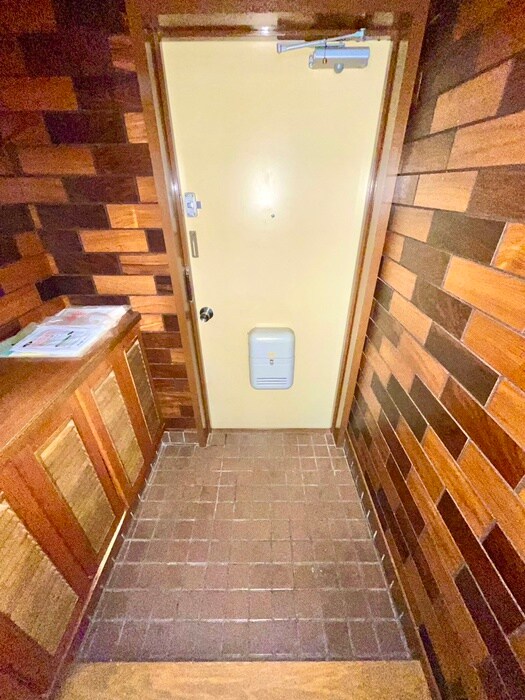 物件内観写真15　(玄関)